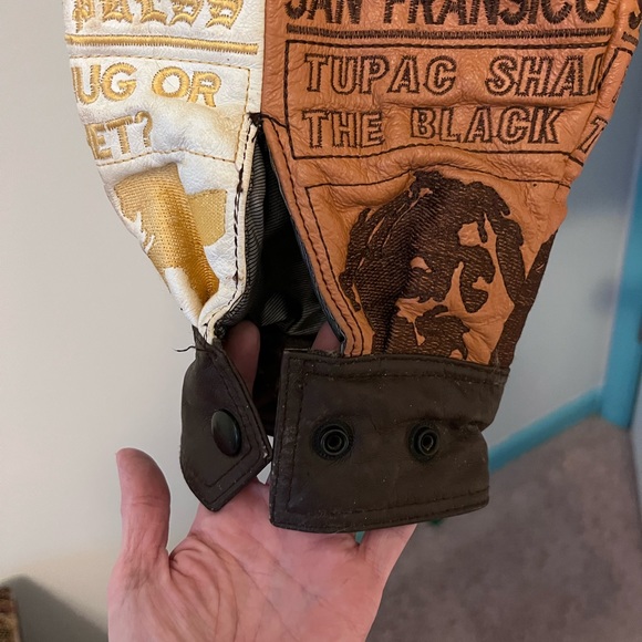 Men’s Tupac Commemorative Leather Jacket Size 5XL - Picture 4 of 5